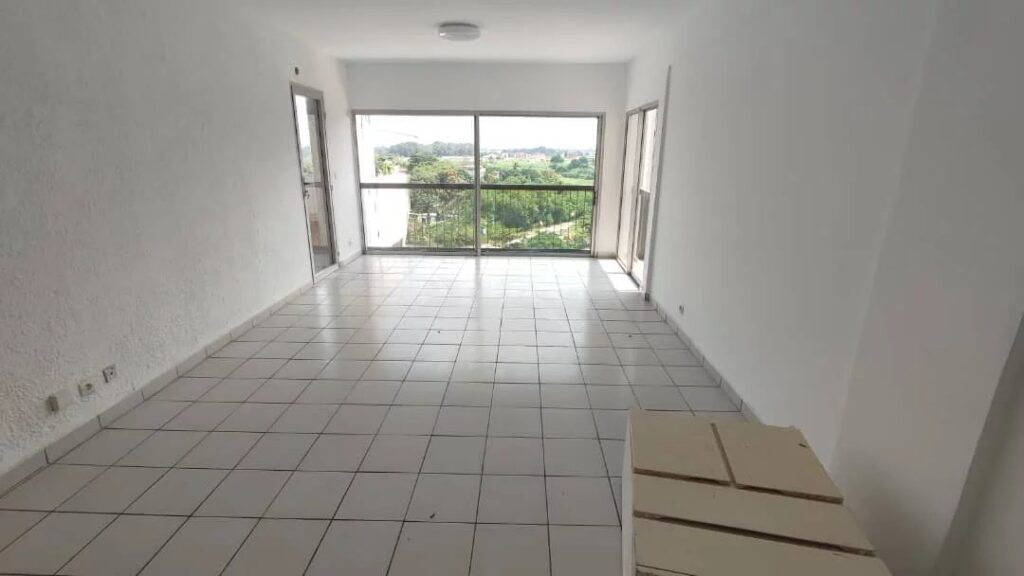 APPARTEMENT F4_RIVIERA GOLF
