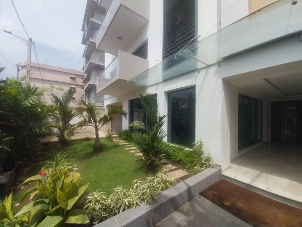 Superbe appartement à louer 3 Pièces à la Riviera 4, Cité Verdoyante