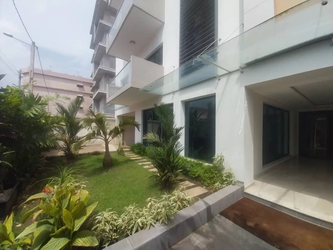 Superbe appartement à louer 3 Pièces à la Riviera 4, Cité Verdoyante