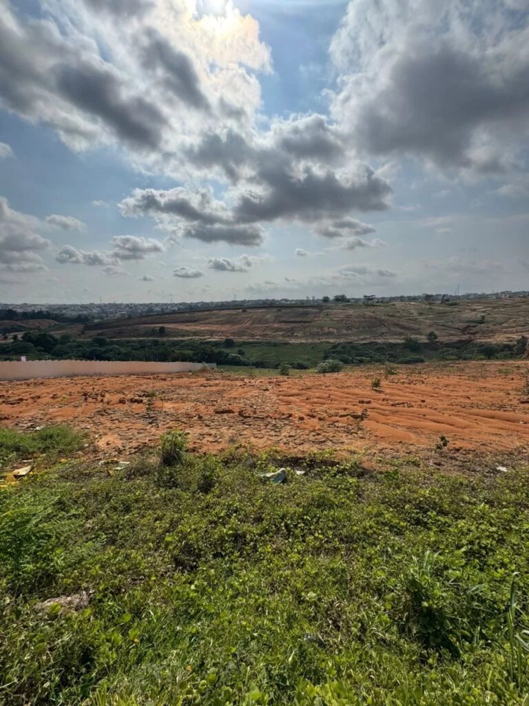 Terrain constructible en vente 1080m² BINGERVILLE AKANDJE