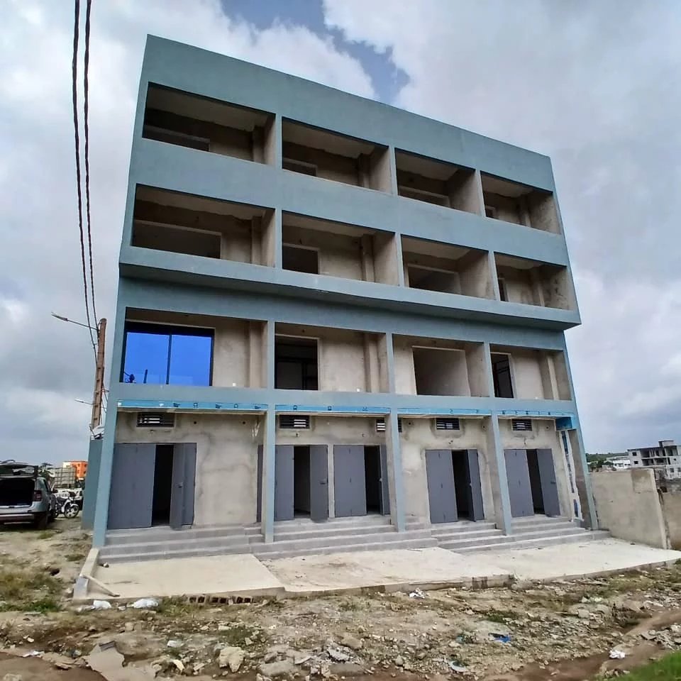 05 Magasins de 30m2