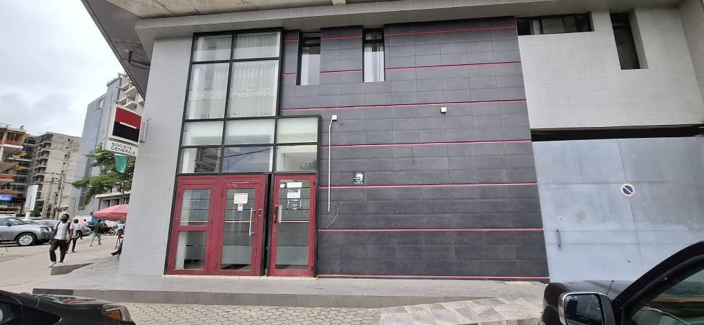 LOCAL COMMERCIAL/BUREAU A LOUER 350m2 | ZONE 4